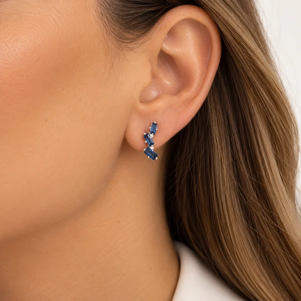 Brinco Earcuff Baguetes Safiras em Rodio