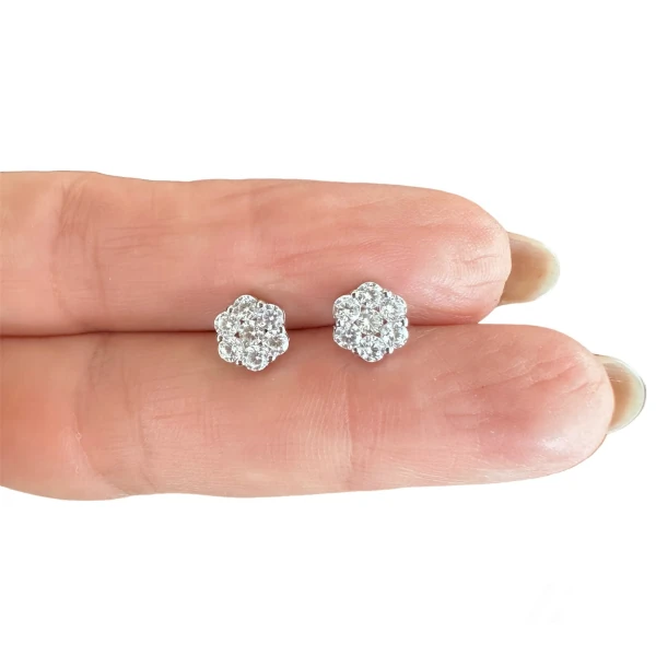 Brinco Flor 7mm 6 Pétalas Redondas de Zircônias em Prata 925