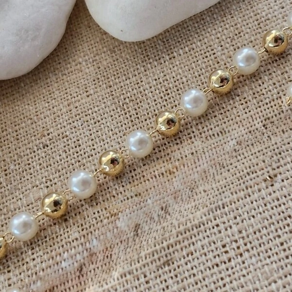 Pulseira Pérolas e Bolinhas em Dourado