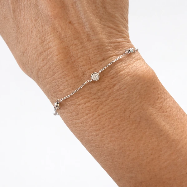 Pulseira Fina com Pontos de Luz de Zircônias em Ródio