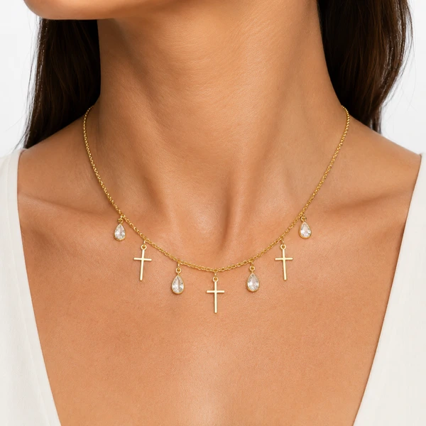 Colar com Cruz e Gota em Dourado