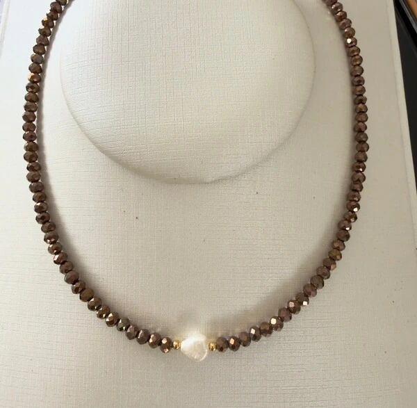 Colar Chokker Cristal Colors com Pérola em Dourado