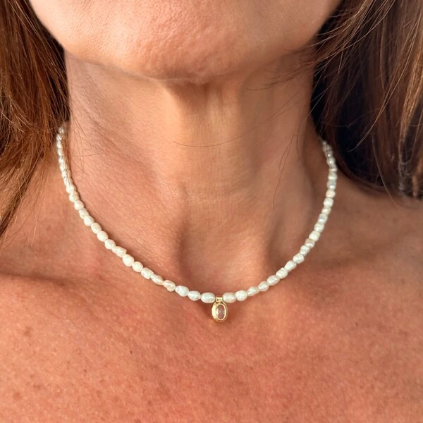 Colar Perolinhas Naturais com Pingente Zircônia