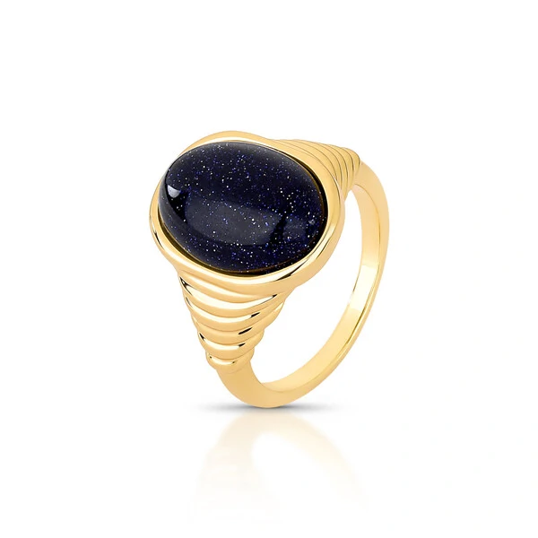 Anel Oval Resina Preta em Dourado