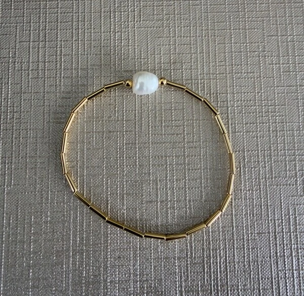 Pulseira Canutilhos Dourados e Pérola Água Doce