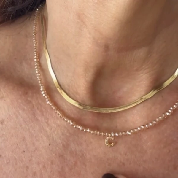 Colar Cristal Dourado com Letra Inicial Cravejada com Zircônias em Dourado