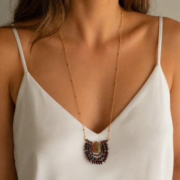 Colar Longo Bolinhas Delicadas com Ping Granada e Opala Rosa