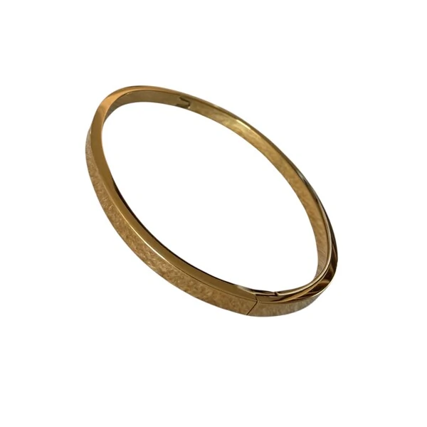 Bracelete Chato Aço em Dourado