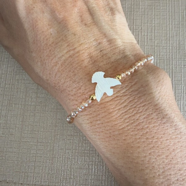 Pulseira Cristal com Espírito Santo em Madrepérola