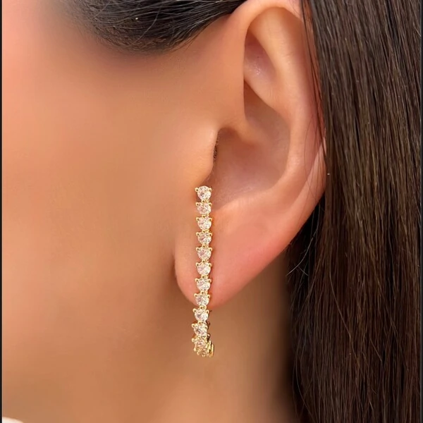 Brinco Earhook Degradee de Zircônias em Dourado