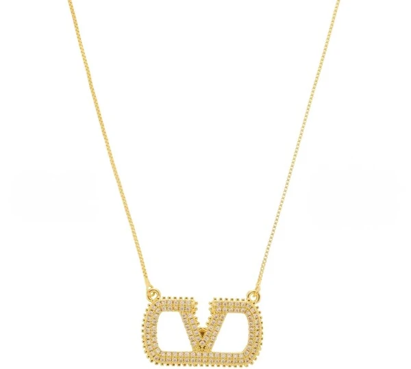 Colar com V Cravejado com Zircônias em Dourado
