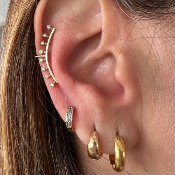 Piercing Fake Aro Fino com Pontos de Luz em Dourado