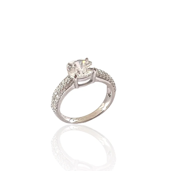 Anel Solitário com Laterais Cravejadas em Prata 925