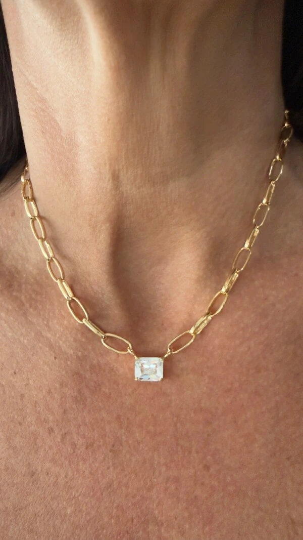 Colar Elos com Ponto de Luz Retangular em Dourado