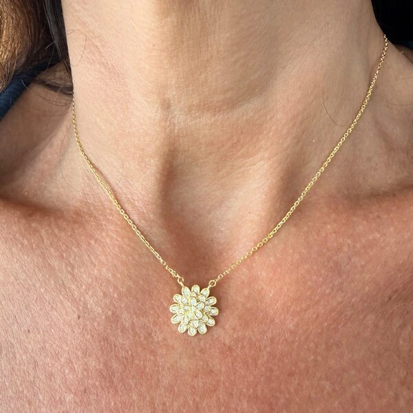 Colar Flor com Zircônias em Prata 925 com Banho de Ouro 18K