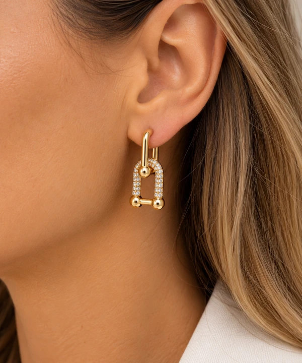 Brinco Clips liso e Cravejado em Dourado