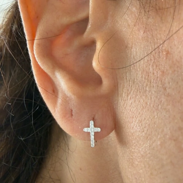 Brinco Argolinha com Cruz Cravejada de Zircônias em Prata 925