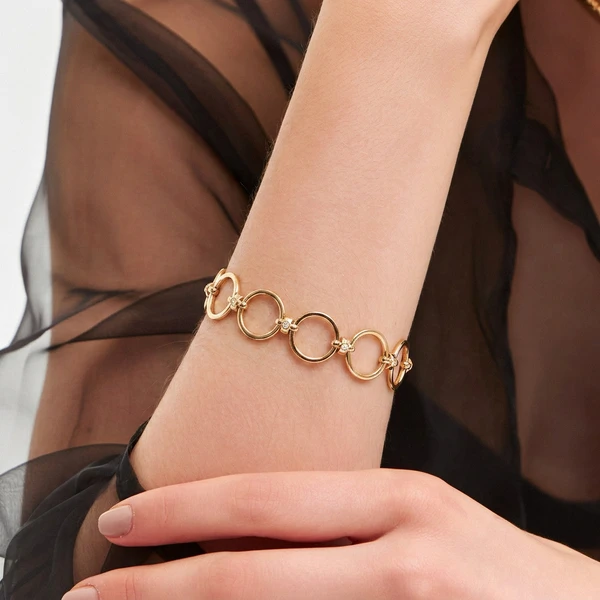 Pulseira Círculos Vazados em Dourado