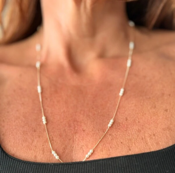 Colar Longo 3 Perolinhas Espaçadas em Dourado