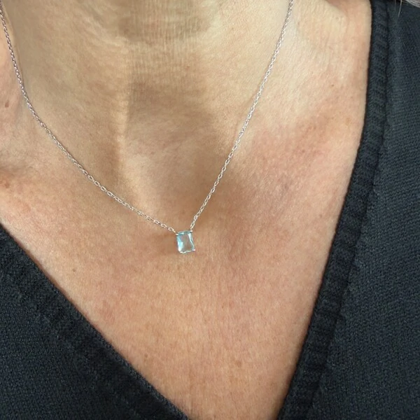 Colar Retangular Água Marinha Fusion em Ródio