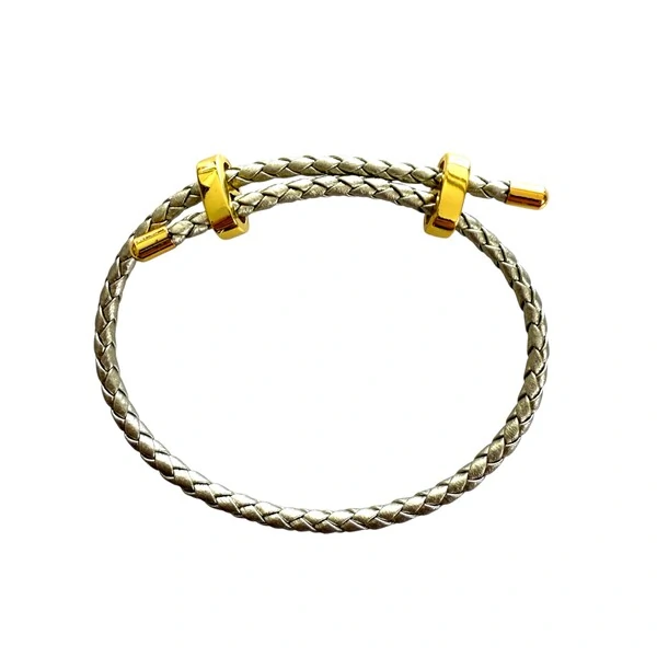 Bracelete Ajustável com 2 Pingentes em Aço em Dourado