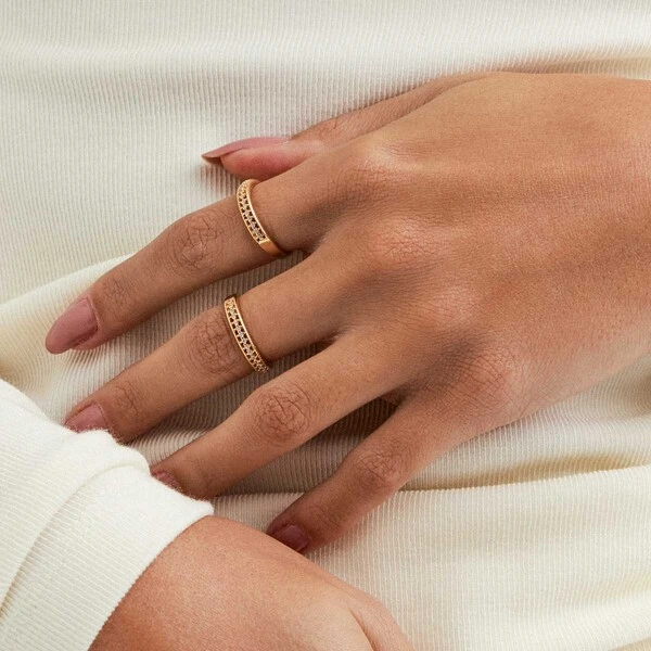 Meia Aliança com Zircônias Garra Bordada Dourada