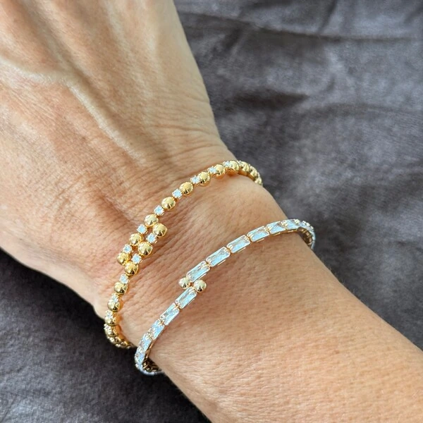 Bracelete Todo Zircônias Baguetadas em Dourado