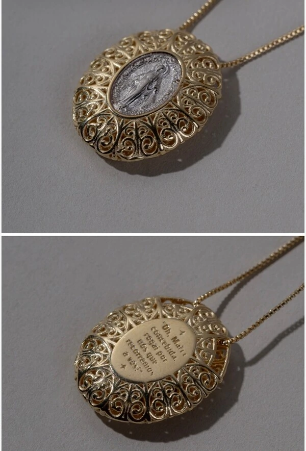 Colar Pingente Oval Bojudo Nossa Senhora em Prata 925 com Banho de Ouro