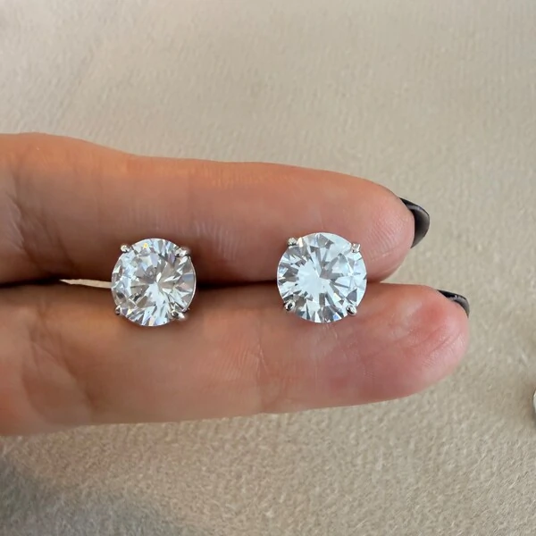 Brinco Ponto de Luz 10mm em Prata 925