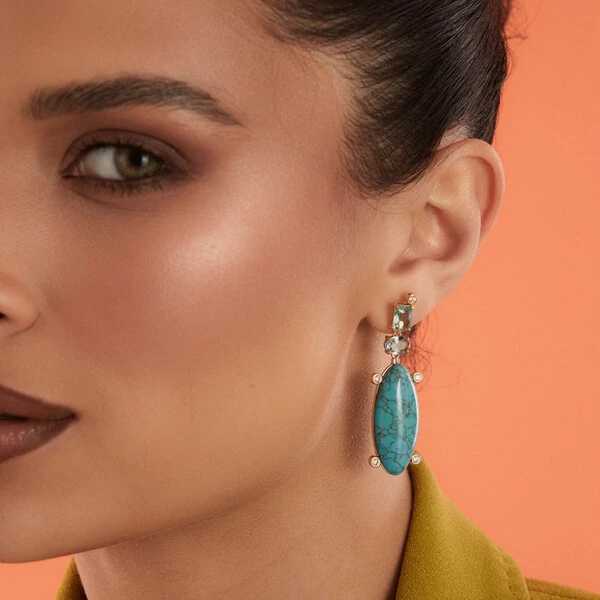 Brinco Turquesa Oval Longo com Cristais Azuis em Dourado