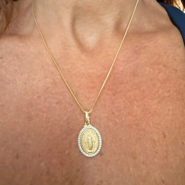 Pingente N Sra das Graças com Zircônias Banho de Ouro em Prata 925