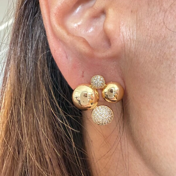 Brinco Bolas Lisas e Cravejadas com Zircônias em Dourado