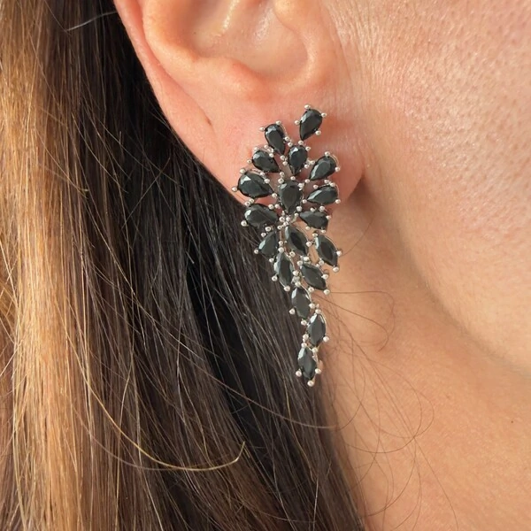 Brinco Cacho Ônix em Ródio