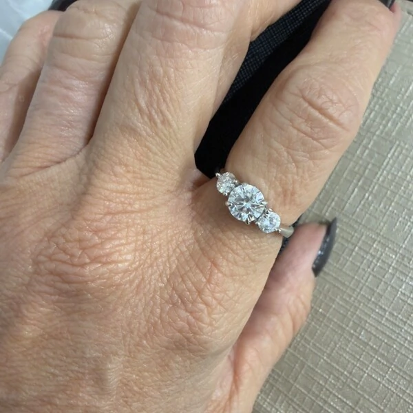 Anel Moissanite com 3 Pedras 1,6CT em Prata 925