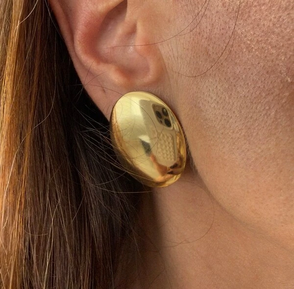 Brinco Pressão Oval Liso em Dourado