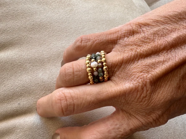 Anel Silicone Bolinhas em Dourado