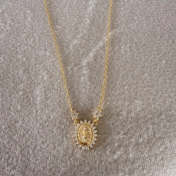 Colar N Sra das Graças 0,005CT com Banho de Ouro em Prata 925