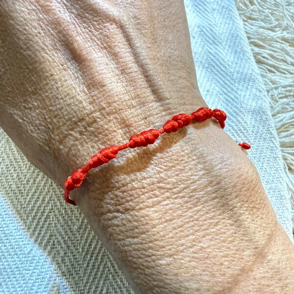 Pulseira 7 Nós Vermelha