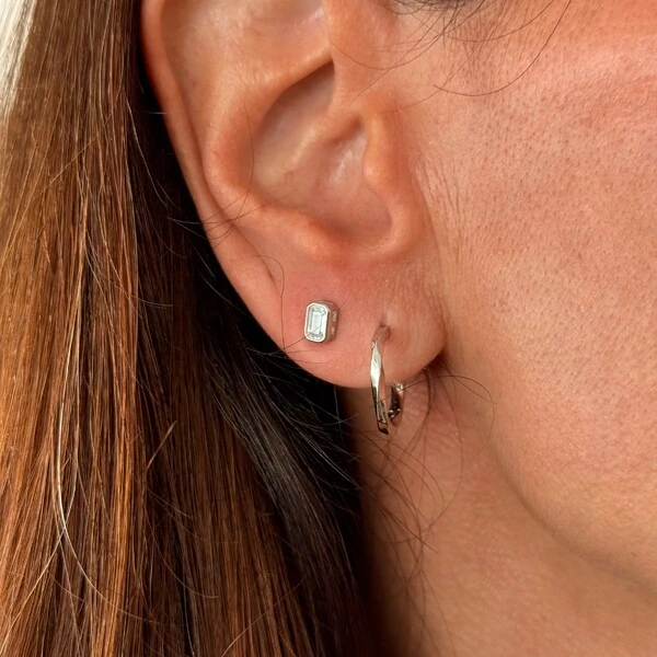 Brinco Zircônia Retangular na Prata 925