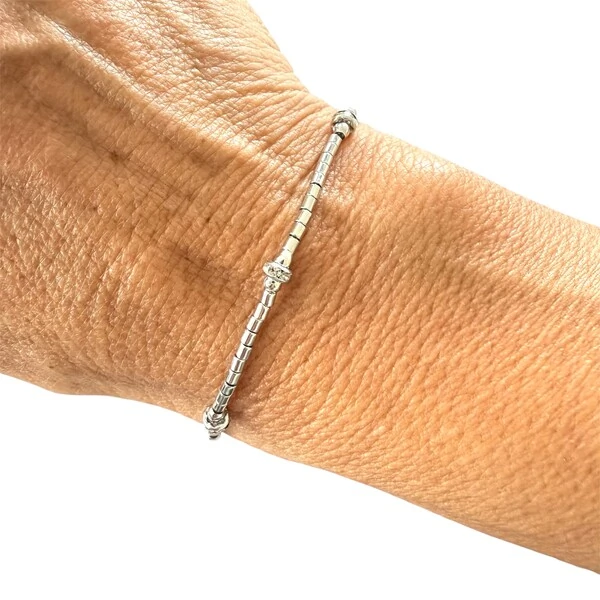 Pulseira Mini Canutilhos com Entremeios Cravejados com Zircônias em Ródio