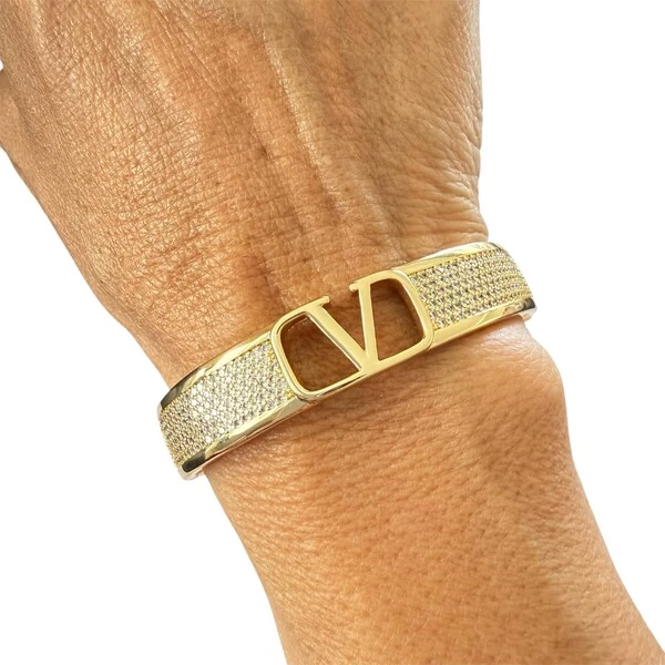 Bracelete V Cravejado com Zircônias em Dourado