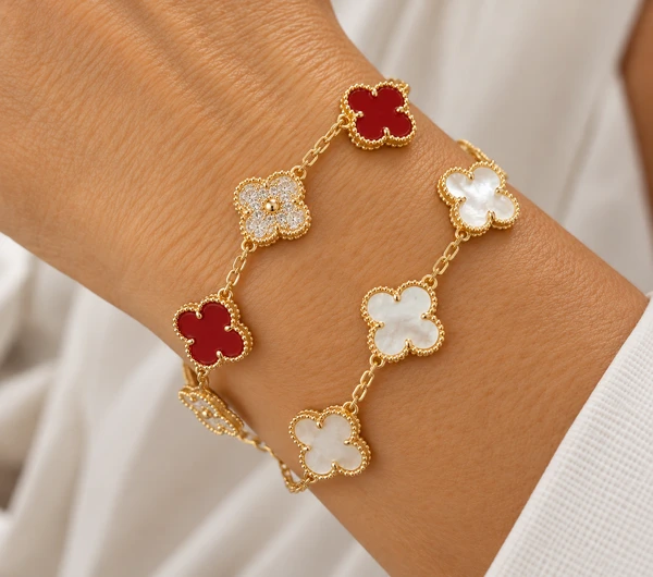 Pulseira Trevos em Dourado
