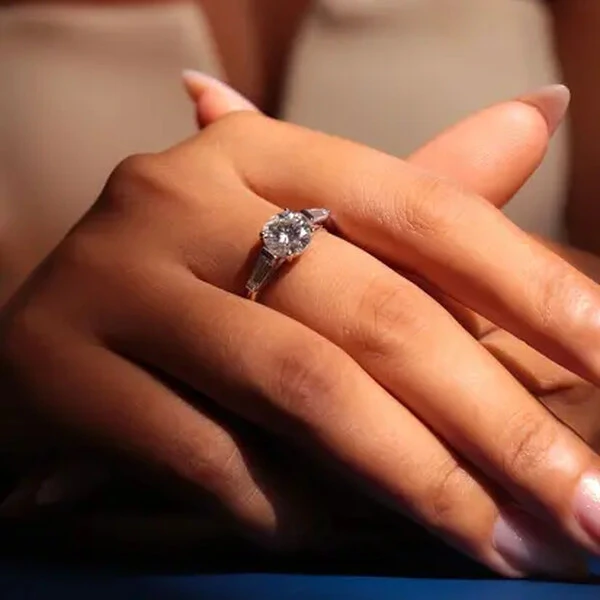 Anel Moissanite Solitário 3 Pedras 2,6CT em Prata 925