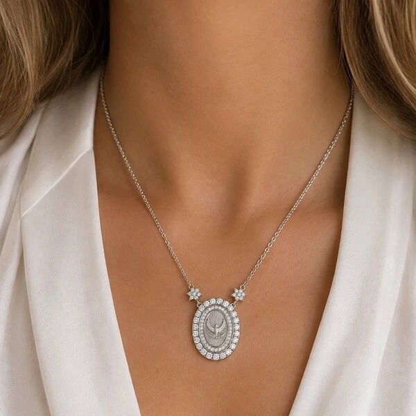 Colar Espírito Santo Moissanite em Prata 925 com Certificação GRA