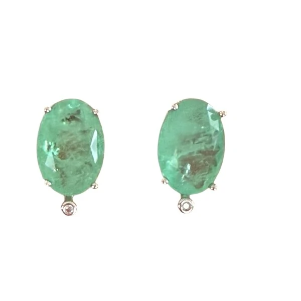 Brinco Paraíba Oval com Ponto de Luz em Prata 925