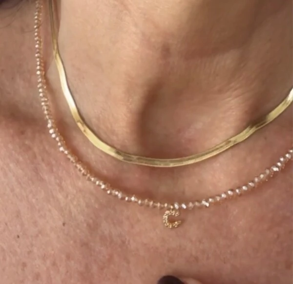 Colar Cristal Dourado com Letra Inicial Cravejada com Zircônias em Dourado