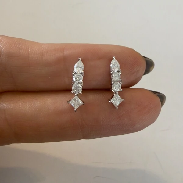 Brinco Earcuff Moissanite 4 Pedras 3X6MM 0.3CT em Prata 925