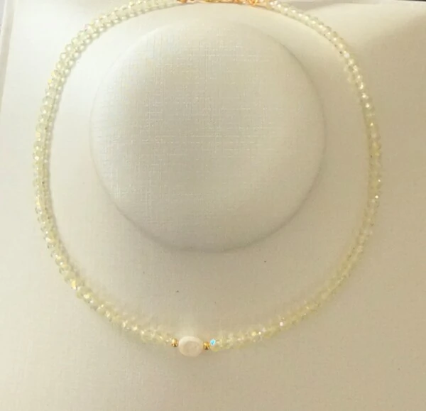 Colar Chokker Cristal Colors com Pérola em Dourado