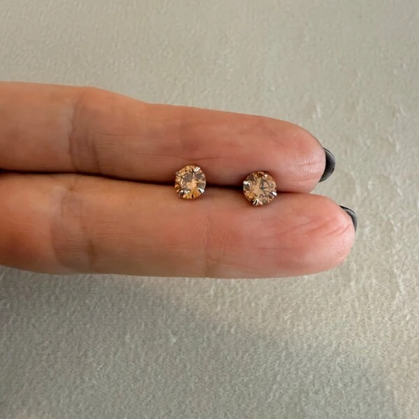 Brinco Ponto de Luz 4MM em Prata 925