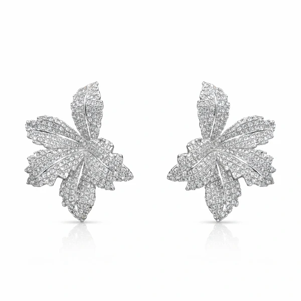 Brinco Folhas Abertas Cravejadas com Zircônias em Ródio